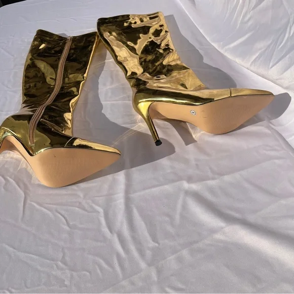 Shiny Gold Heeled Boots - Picture 4 of 4
